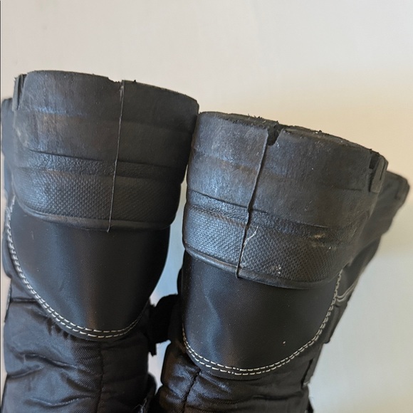 Kids Black Winter Boots - Picture 4 of 7